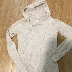 Lucy pullover shirt medium